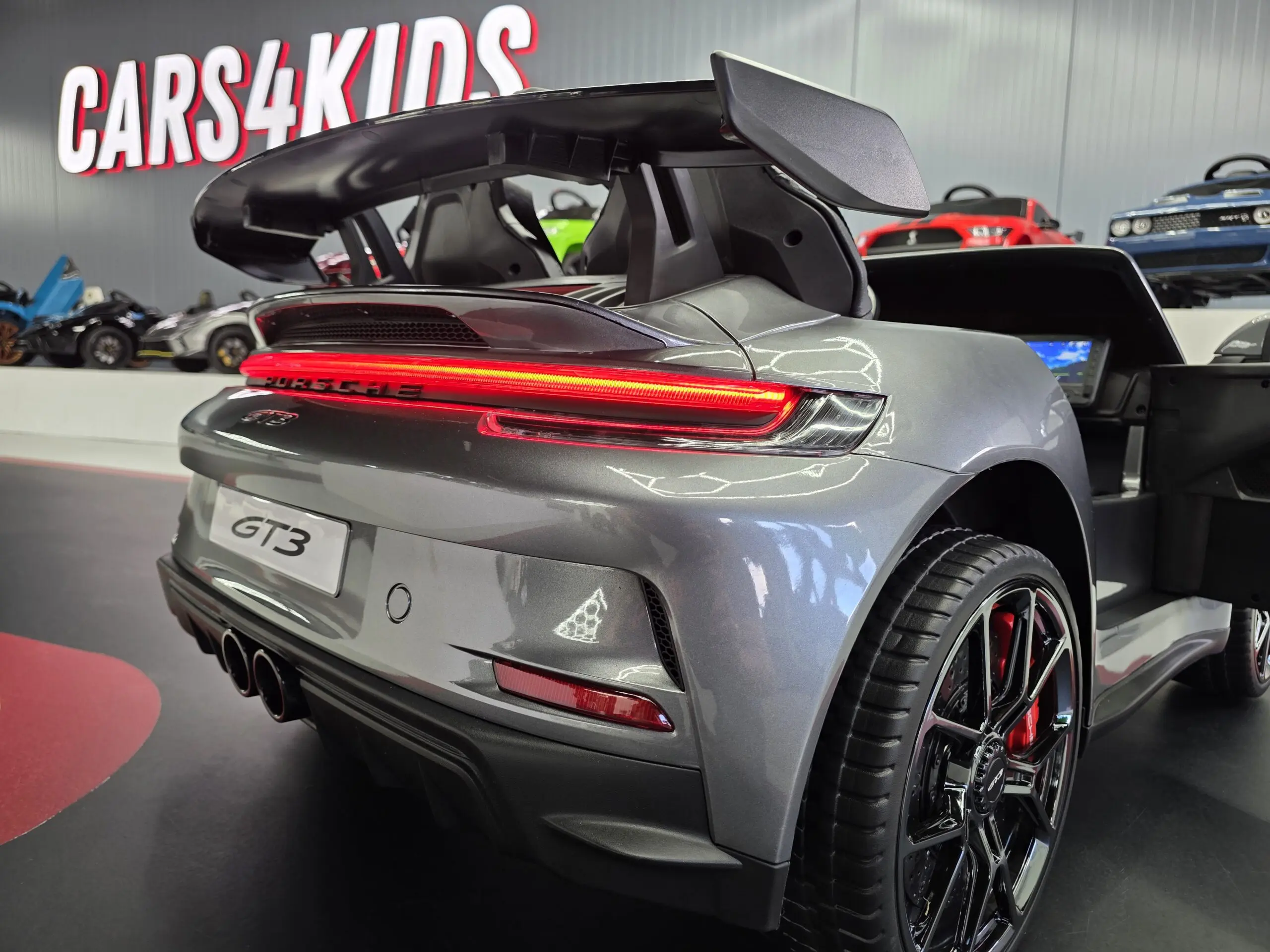 Porsche 911 GT3 – 24V metallic grijs met MP4 - Afbeelding 2