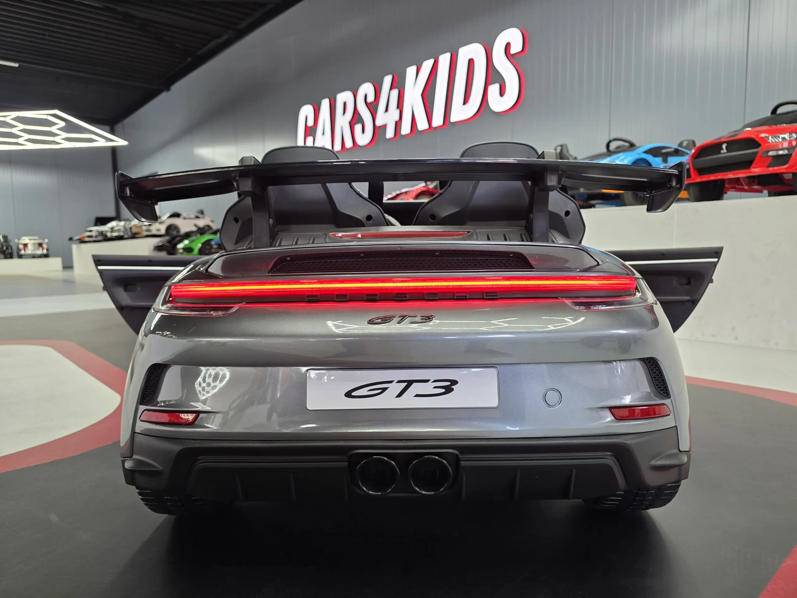 Porsche 911 GT3 – 24V metallic grijs met MP4 - Afbeelding 6